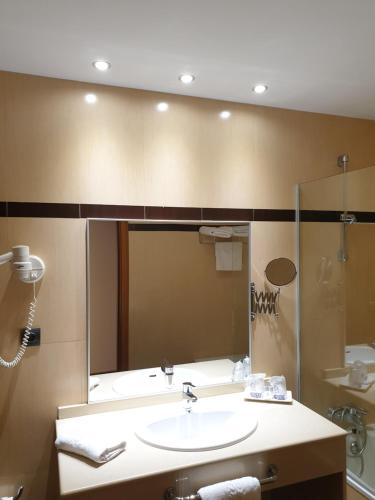 Koupelna v ubytování Hotel Suite Camarena