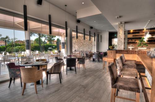 Restorāns vai citas vietas, kur ieturēt maltīti, naktsmītnē Esplanade Tergesteo - Luxury Retreat