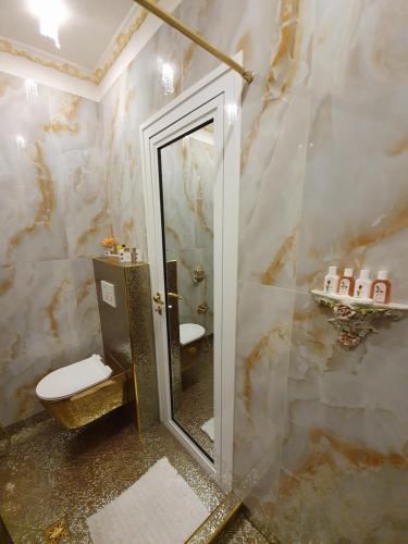 Bilik mandi di FD Luxury rooms