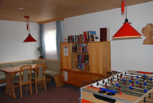Sala de juegos en Appartment & Taxi Tirana