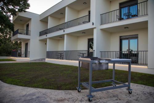 Edificio en el que se encuentra el hostal o pensión