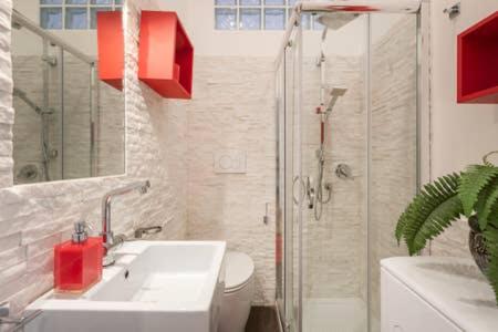 Ванная комната в Dream House spazioso appartamento tra Policlinico e Piazza Bologna