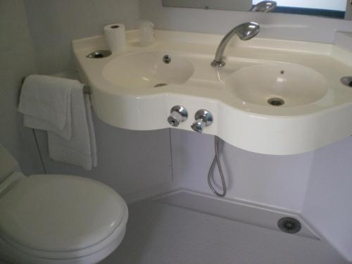 Gallery image of Good Night Hotel in Arques