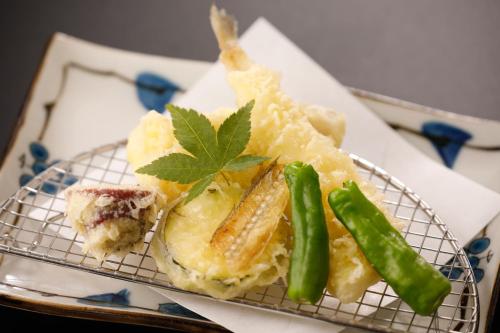 旅館の敷地内または近くでの食事または食べ物