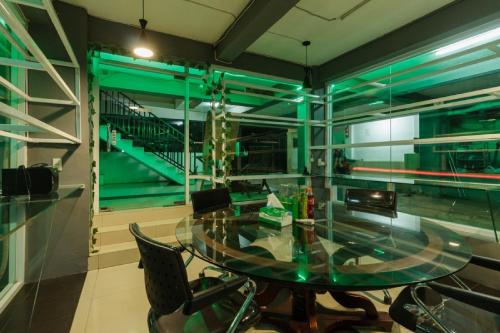 Billede fra billedgalleriet på RedDoorz Premium @ Ampera Raya 2 i Jakarta