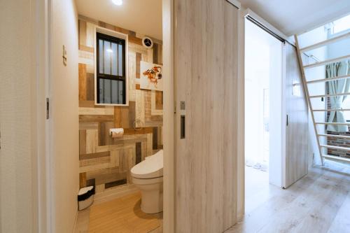 Ένα μπάνιο στο nestay house tokyo itabashi 01