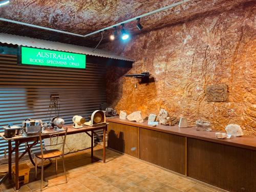Restaurace v ubytování Desert Cave Hotel