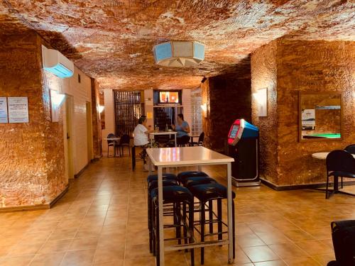 Posezení v ubytování Desert Cave Hotel