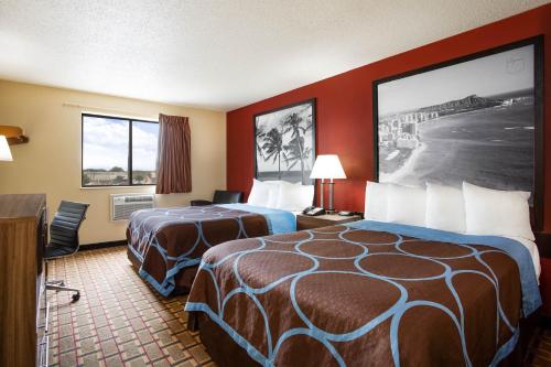 Super 8 by Wyndham Chester/Richmond Areaにあるベッド
