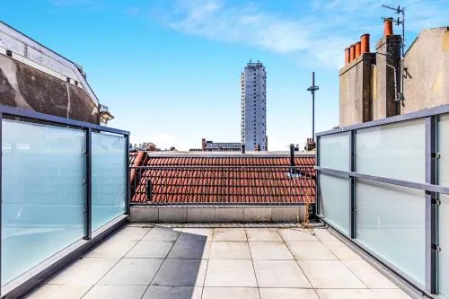 The i360 flat, penthouse, sea view, large private roof terrace, central Brighton 2 bedroom flat photo 8