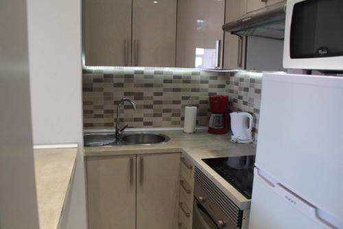 Dapur atau dapur kecil di Simon beach house Los Cristianos