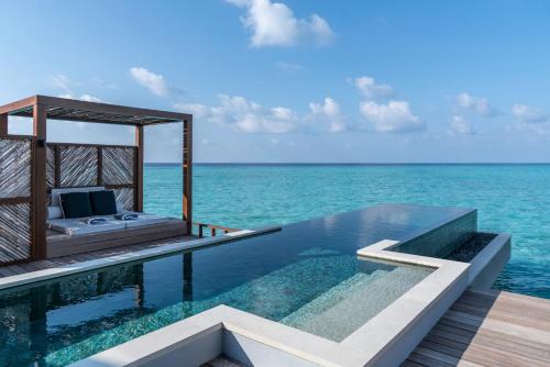 Four Seasons Resort Maldives at Landaa Giraavaru, Baa Atoll – Updated 2023  Prices