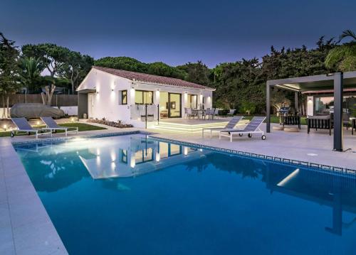 MAR-Luxury Villa Marbesa 400 meters to beach (Spanje Marbella ...