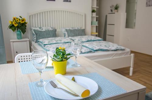 A bed or beds in a room at Harrison(e)