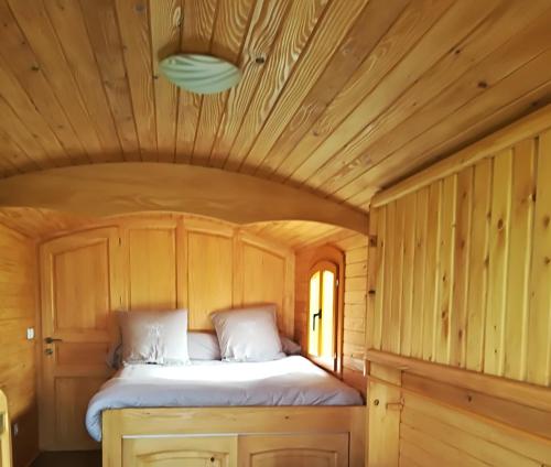 Кровать или кровати в номере Centre équestre d'Azay le Rideau