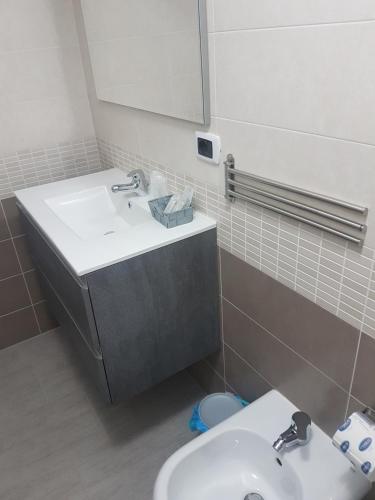 Bilik mandi di Alba de Mar B&B