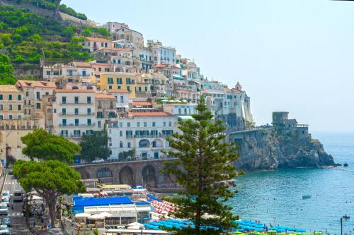 Amalfi Moon – Photos 3
