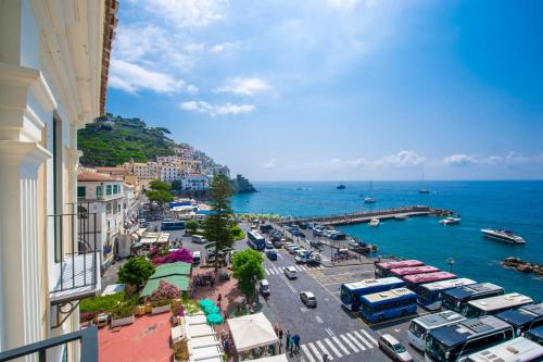 Amalfi Moon – Photos 2