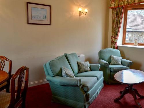 A seating area at Gull'S Crest 