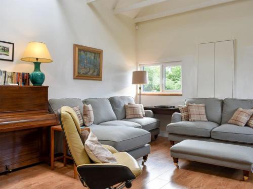 A seating area at Grove Wood Cottage 