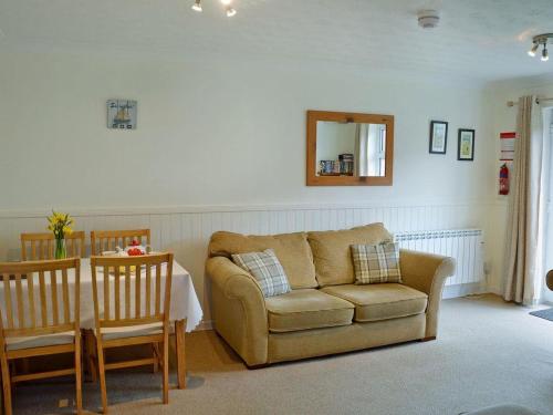 A seating area at Sand Martin 