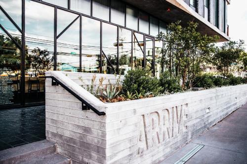 Un jardín fuera de ARRIVE Austin