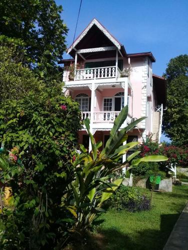 Vườn quanh Firefly Beach Cottages