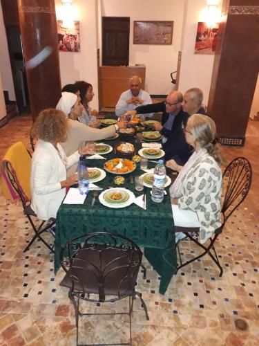 Hosté ubytování Riad Zina Fes - Elegance in the Heart of Fes