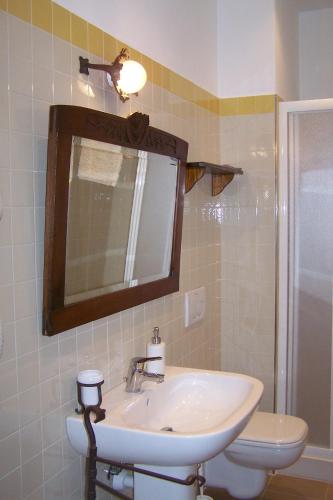 Un baño de B&B Torre Lara