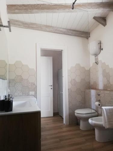 Bilik mandi di Agriturismo Dolceluna Le Capanne