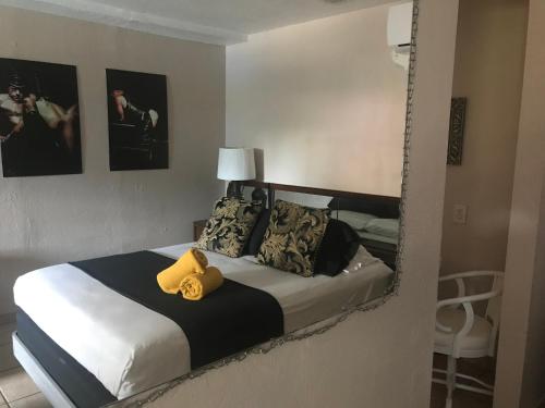 Gallery image of INN LEATHER GUEST HOUSE-GAY MALE ONLY in Fort Lauderdale