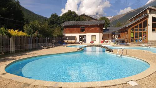 The swimming pool at or close to CIS-Ethic Etapes de Val Cenis