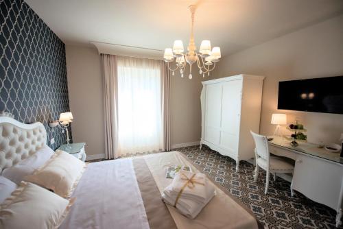 Gallery image of Sui Generis Tropea Luxury Rooms in Tropea