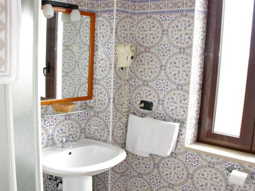 Ένα μπάνιο στο Business Hotel