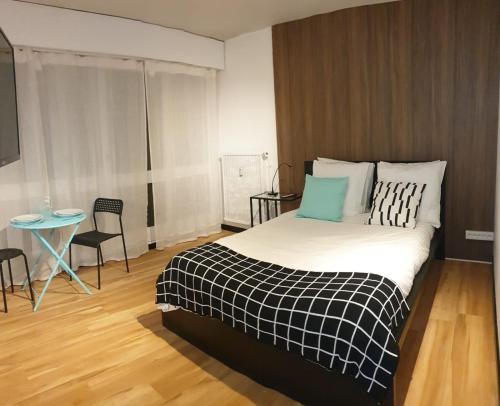 Ліжко або ліжка в номері Cozy Loft Metz Gare, Pompidou, Centre Congres, Muse