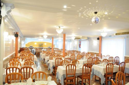 Restorāns vai citas vietas, kur ieturēt maltīti, naktsmītnē Hostal Can Marinés