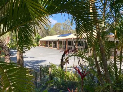 Tin Can Bay Motel picture