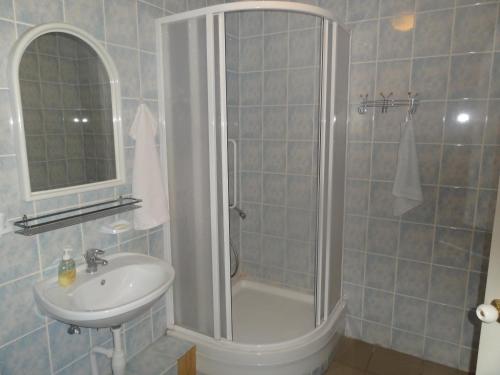 Koupelna v ubytování Hotel Rebir