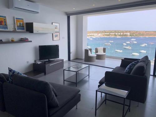 Fotografie z fotogalerie ubytování Mellieha Bay Waters Edge No. 160 v destinaci Mellieħa
