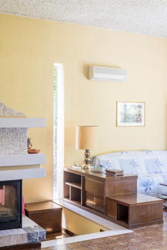 Ruang duduk di Villa Riviera