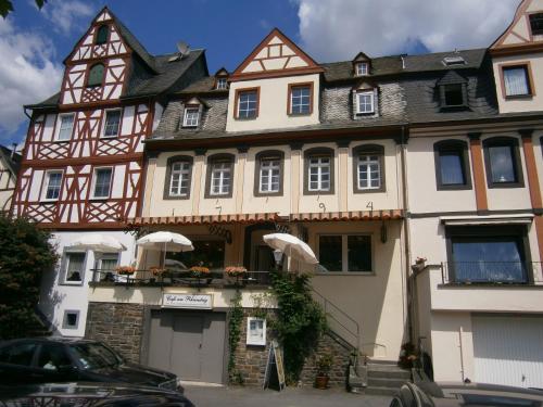 una vieja casa en la ciudad de Ginebra en Pension am Rheinsteig, en Leutesdorf