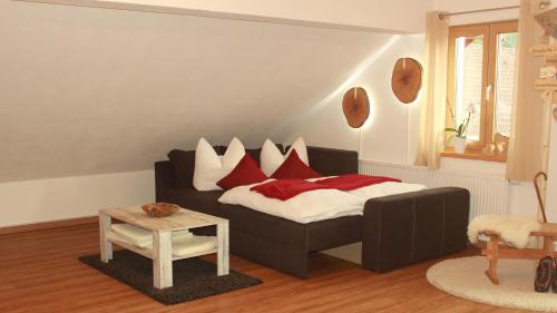 Llit o llits en una habitació de AllgäuBlick - Die Ferienwohnung