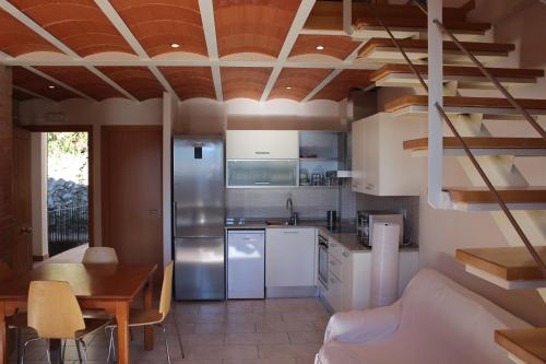 A kitchen or kitchenette at Duplex para 6 en Cercs, Berga - A 30 mins del Pedraforca