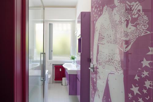 A bathroom at Sant'Orsola Colorful Huge Apartment