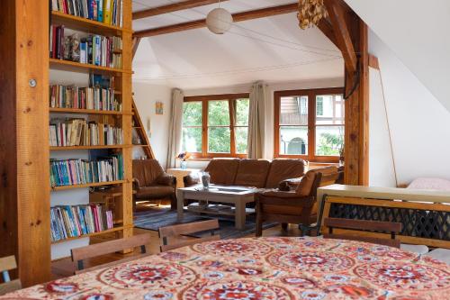 Bibliothèque dans l'appartement