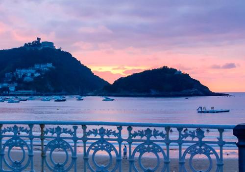 San Sebastián VERY NICE apartment 100m from La Kontxa Beach