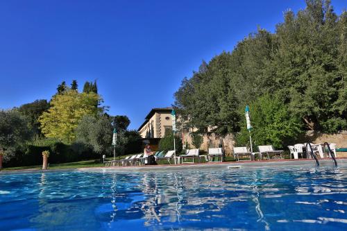 Bazén v ubytování Hotel Villa San Lucchese nebo v jeho okolí