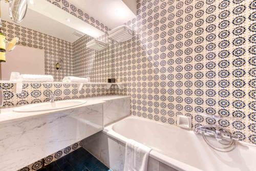 Ένα μπάνιο στο Hôtel Imperi'Ale