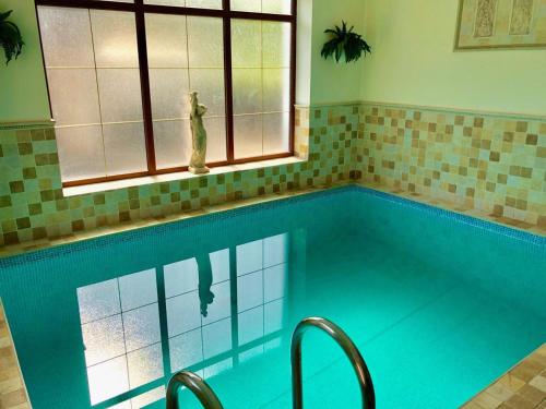 Guests house with amazing pool and sauna 내부 또는 인근 수영장