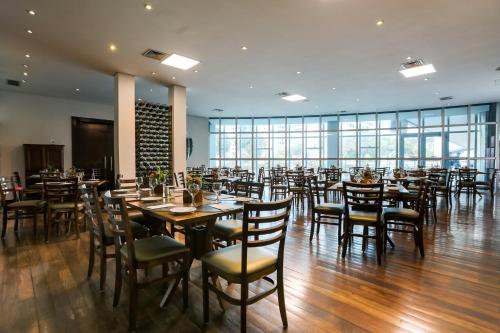 Restoran atau tempat lain untuk makan di San Diego Suites Ipatinga